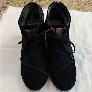 Toms Black Lace Up Women's Boots